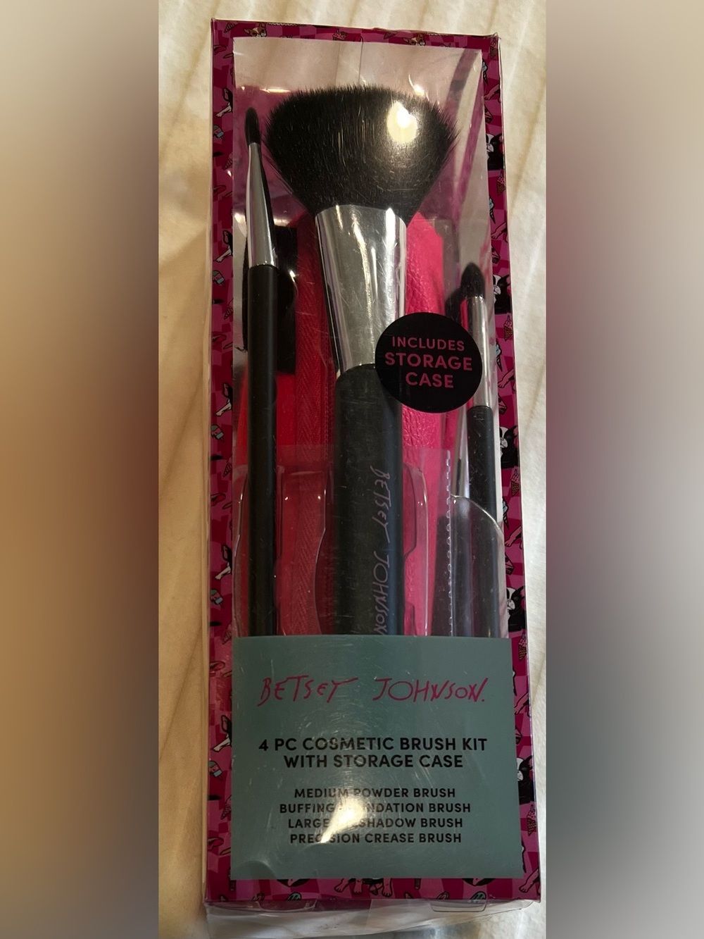 BETSEY JOHNSON 4 PC Cosmetic Kit with Storage Case Pink 4-Piece Makeup. NWT.